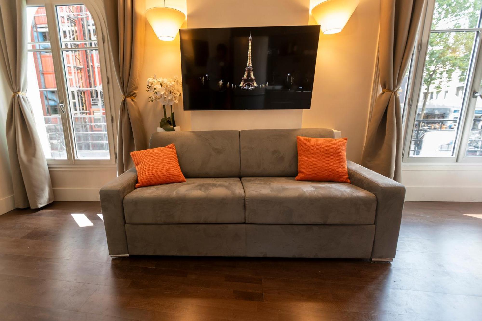 Marais, Rue Beaubourg - 6 Places Appartement
